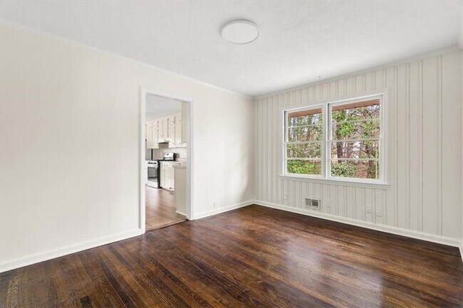 Foto del edificio - 1451 Belmont Ave