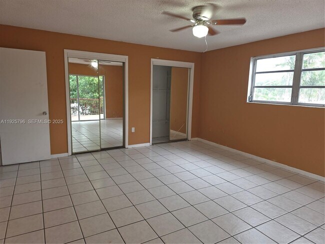 Foto del edificio - 250 NW 63rd Ct