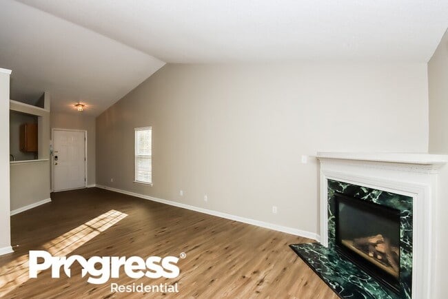 Building Photo - 1052 Meadowbrook Ln SW