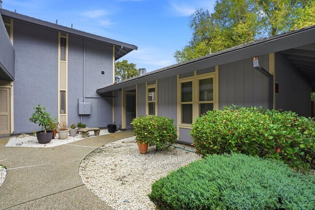 Foto del edificio - 1930 Camino Verde