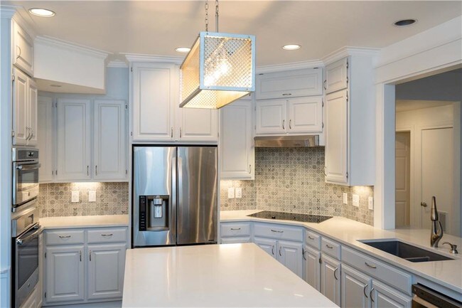 Foto del edificio - 10646 Floral Park Dr