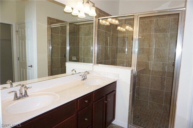 Building Photo - 9149 Glenforest Dr
