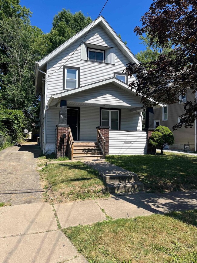 Building Photo - 441 Wildwood Ave