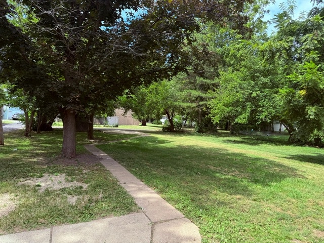Building Photo - 1315 N Bourland Ave