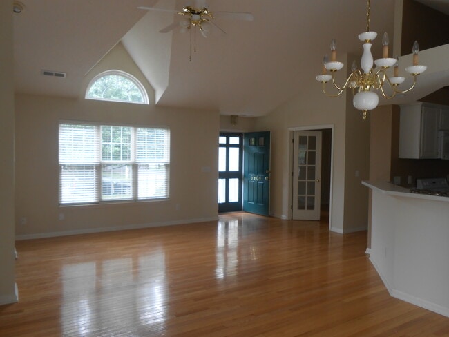 Building Photo - 3404 Crimson Wood Dr