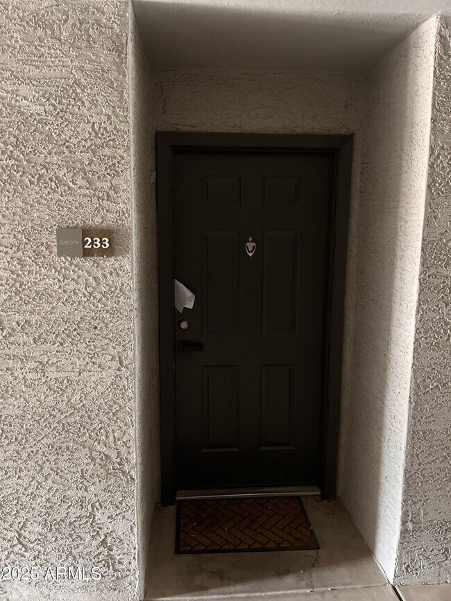 Foto del edificio - 2025 E Campbell Ave
