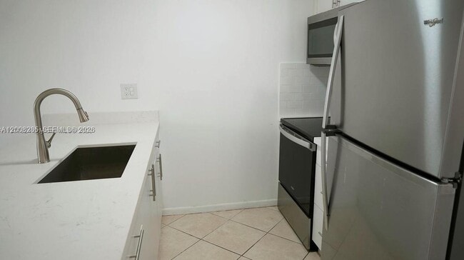 Foto del edificio - 2771 Riverside Dr