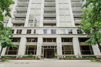 Building Photo - 1335 S Prairie Ave