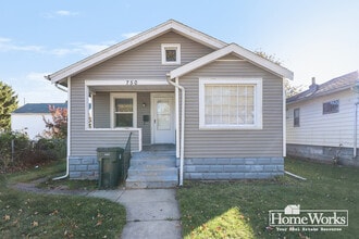 Building Photo - 750 Dundee St