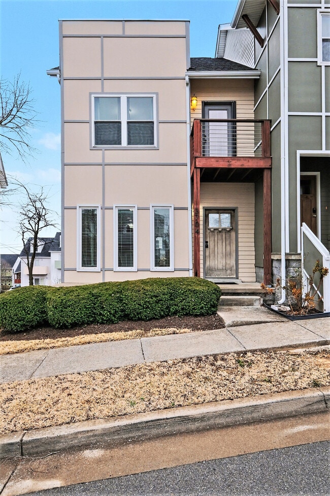 Foto del edificio - 3704 Lausanne Dr