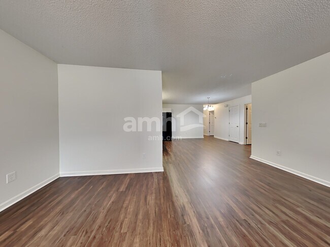 Foto del edificio - 3041 Maple Leaf Drive