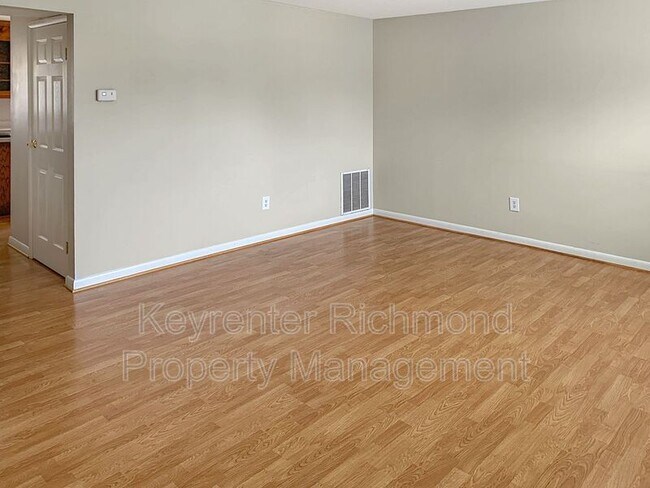 Building Photo - 9431 Greenhill Ct