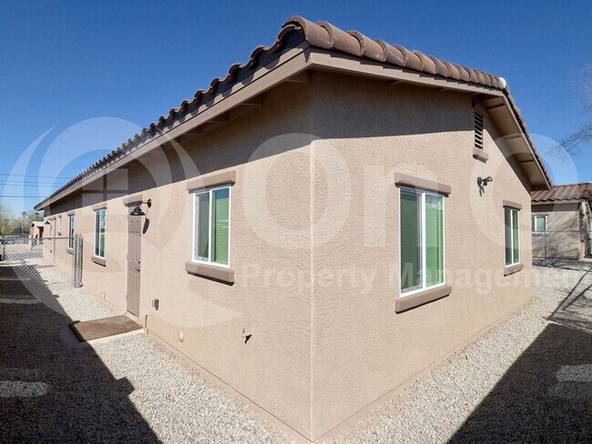 Foto del edificio - 430 E Wilcox Dr
