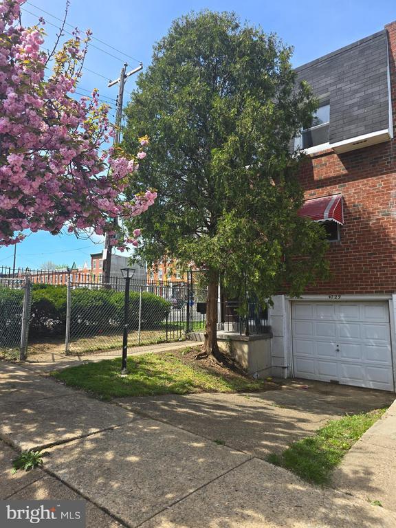 Building Photo - 4729 Melon St