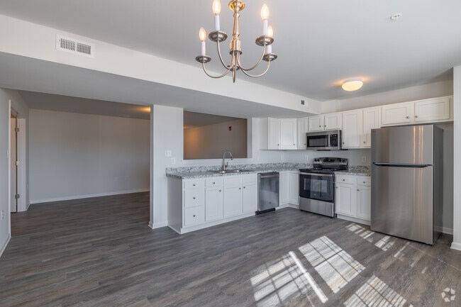 3BR, 2BA - 1,420SF - Kitchen - Smith Farm Apartments