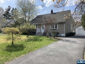 Building Photo - 447 Berkshire Rd