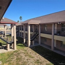 Building Photo - 13 W Daffodil Ave