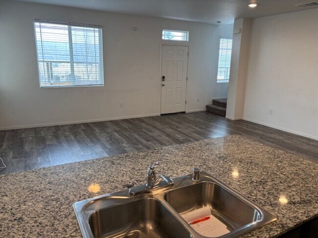 Foto del edificio - Lemmon Valley Townhouse