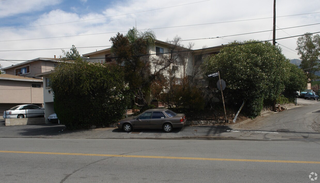 Foto del edificio - 10204 Tujunga Canyon Blvd