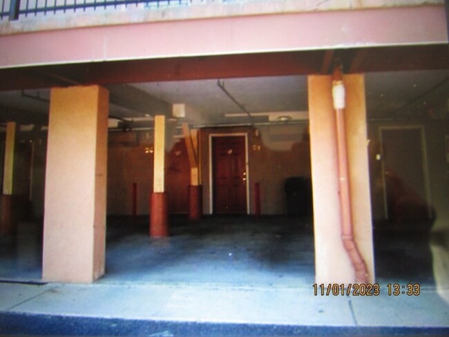 Building Photo - 223 Clinton St