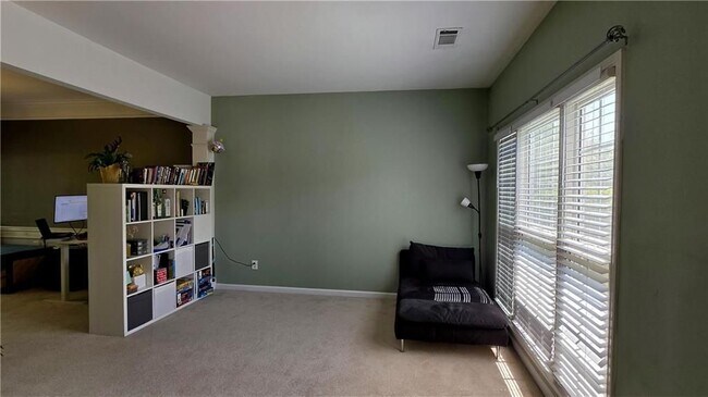 Foto del edificio - 7430 Newstead Dr