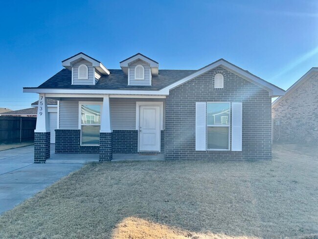 Building Photo - Beautiful Home in Upland Crossing with SPE...