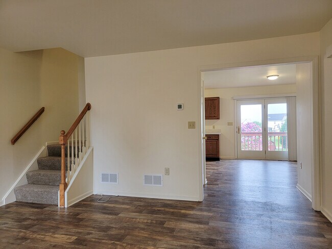 Foto del edificio - 49 Clover Ct