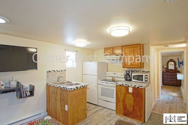 Building Photo - Nob Hill Short Term Furnished Apartment