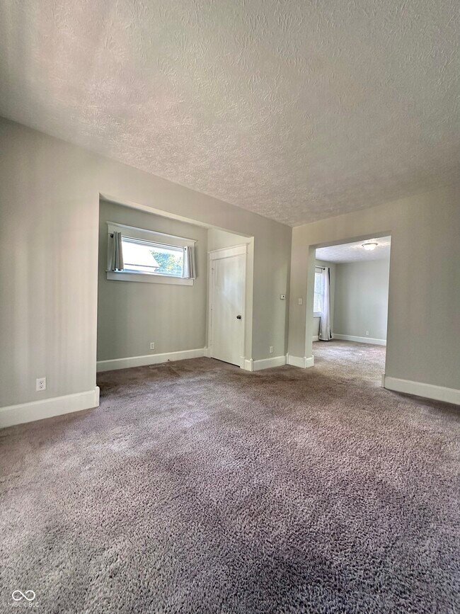 Foto del edificio - 2426 N Capitol Ave