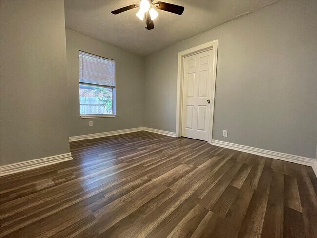 Foto del edificio - 3414 Otis St