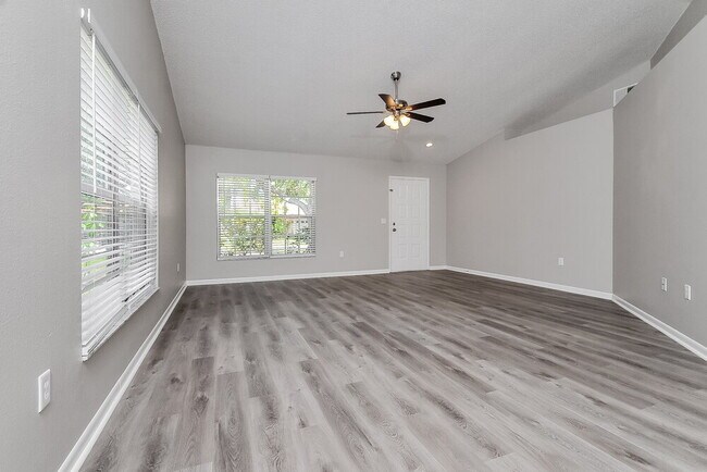 Foto del edificio - 6013 Crickethollow Dr