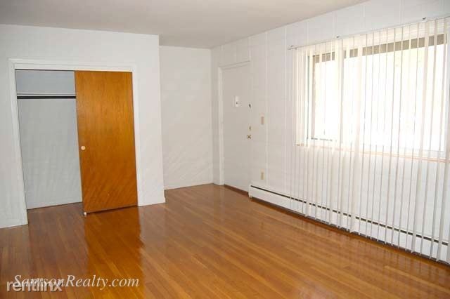 Building Photo - 1 br, 1 bath Condo - 1710 Broad St 8 Unit 8