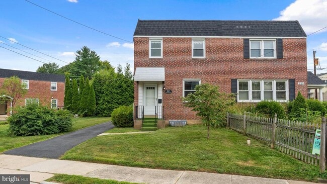 Building Photo - 221 Fitzwilliams Rd
