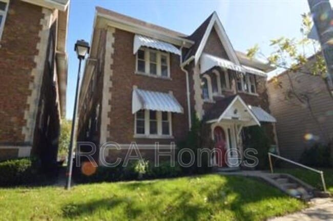 Building Photo - 2527 Shelby St