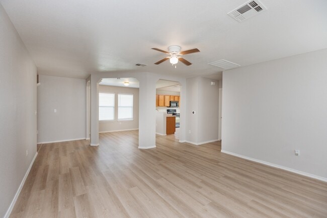 Building Photo - Close to Toll Road and Schools