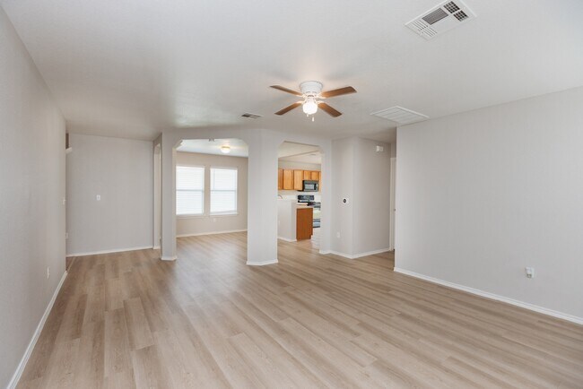 Foto del edificio - Close to Toll Road and Schools