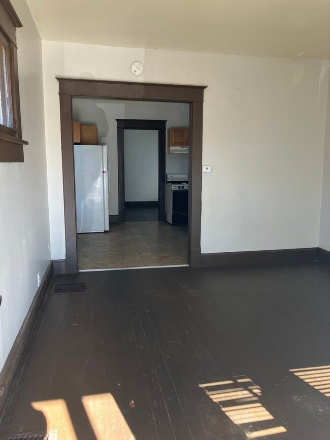 Building Photo - 432 2nd Ave