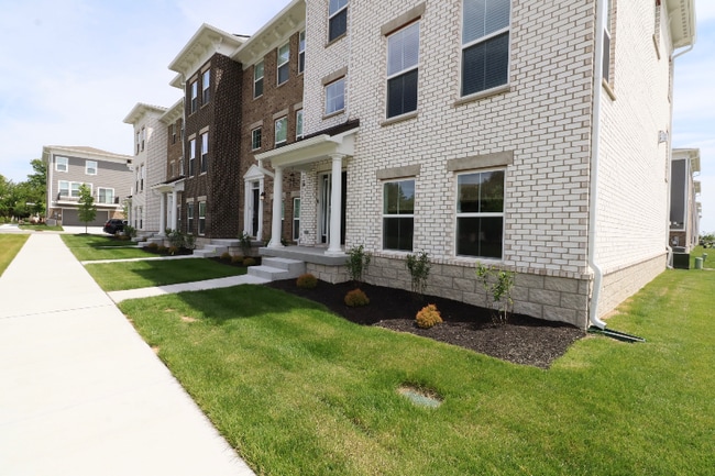 Building Photo - 9316 Benton Dr