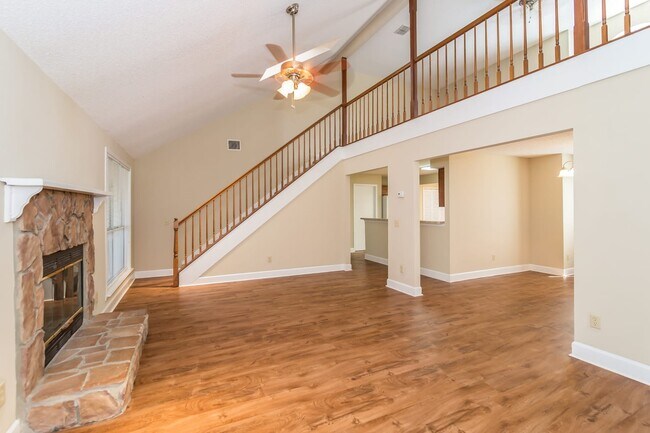 Building Photo - 2310 Eagles Nest Rd