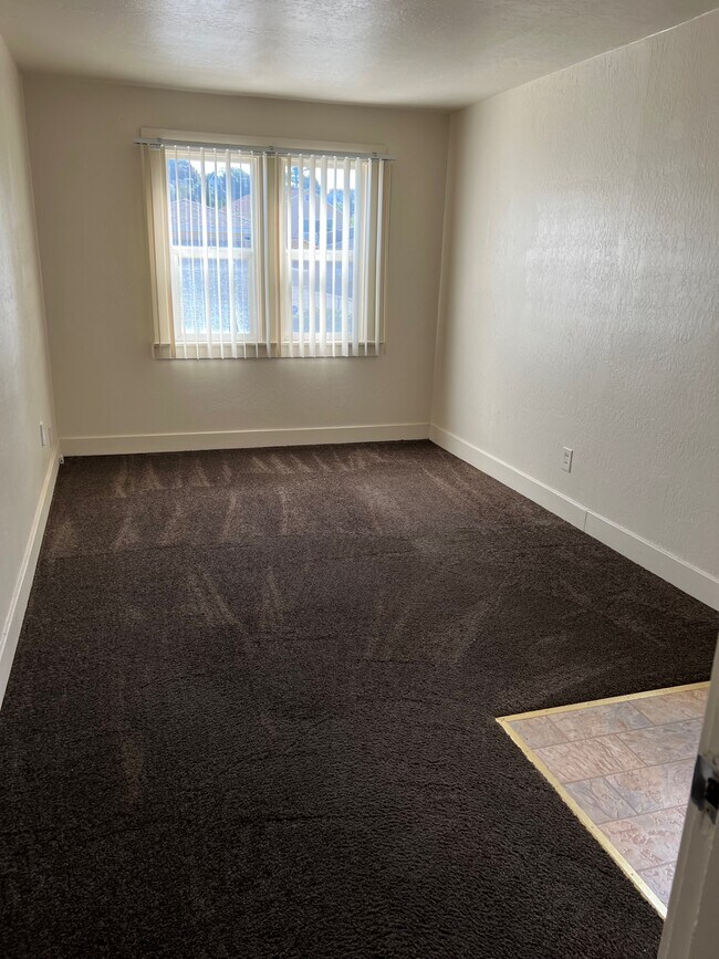 Foto del edificio - 22262 Montgomery St