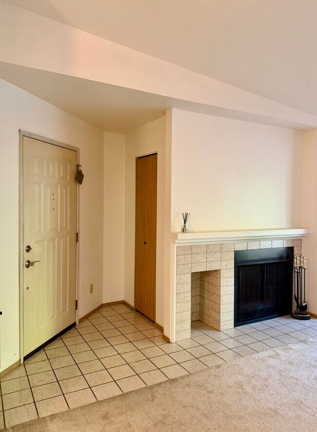 Foto del edificio - 1276 Bellevue Way NE