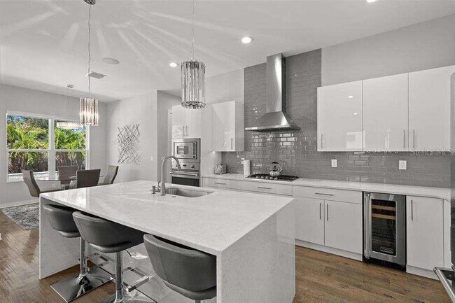 Building Photo - 6717 S Dauphin Ave