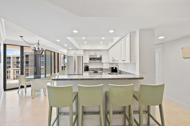 Foto del edificio - 3300 S Ocean Blvd