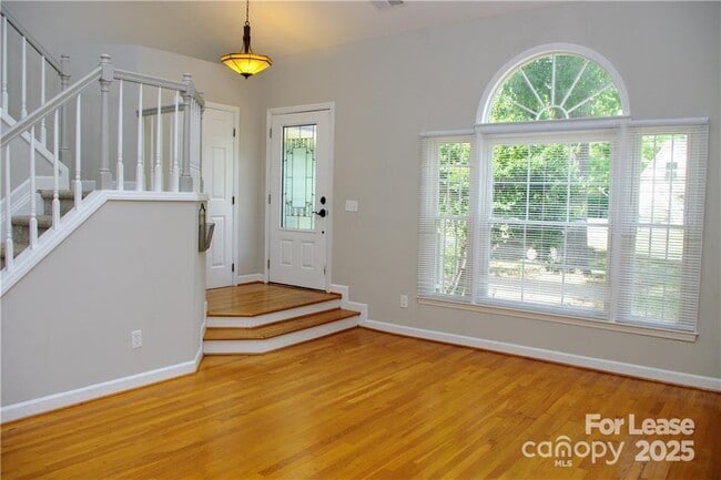 Foto del edificio - 20700 Willow Pond Rd