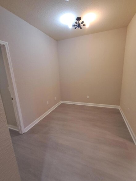 Foto del edificio - 10312 Wellington Parc Dr