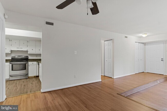 Building Photo - 6317 FENESTRA Ct