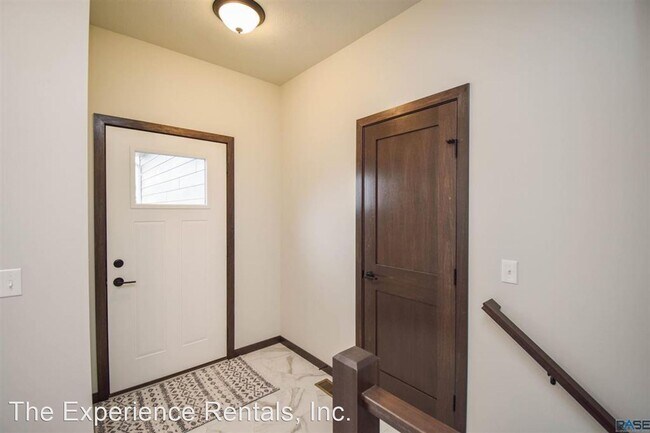 Building Photo - 5 br, 3 bath House - 7808 E Marana