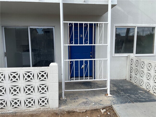 Foto del edificio - 537 Calcaterra Cir