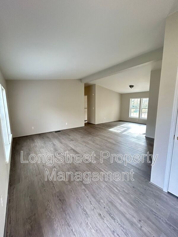 Foto del edificio - 2520 NW Robinhood St