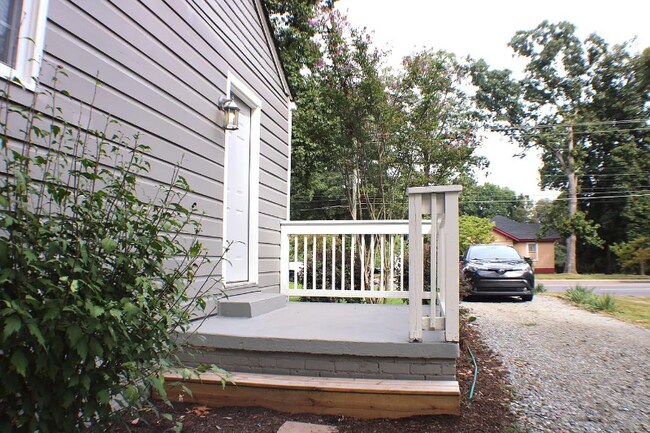 Foto del edificio - 3816 The Plaza